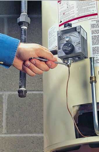 https://maddingtonhotwater.com.au/uploads/2025/06/hot-water-servicing-64446.jpg