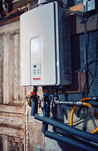 https://maddingtonhotwater.com.au/uploads/2025/06/hot-water-servicing-84983.jpg