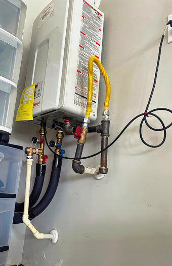 https://maddingtonhotwater.com.au/uploads/2025/06/instant-hot-water-systems-65049.jpg