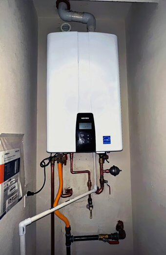 https://maddingtonhotwater.com.au/uploads/2025/06/thermostatic-water-systems-37047.jpg